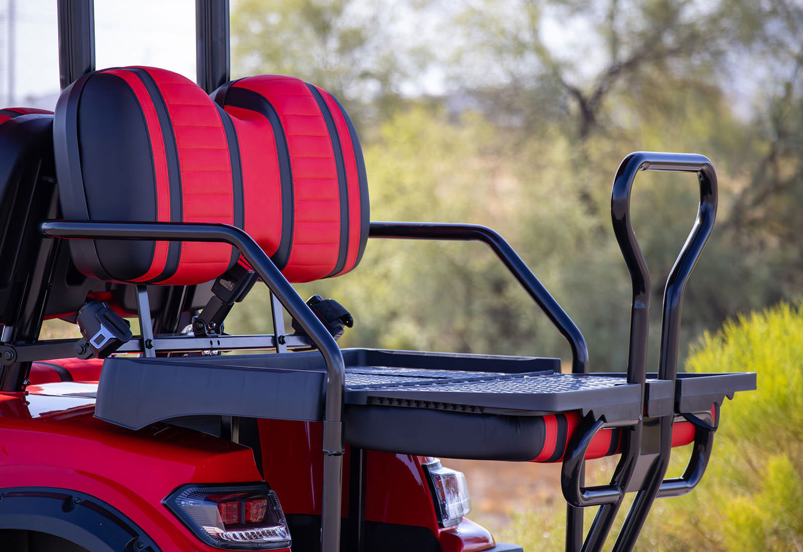 4-Seater Lifted Electric Golf Cart with Lithium Battery and 4-Wheel Disc Brakes