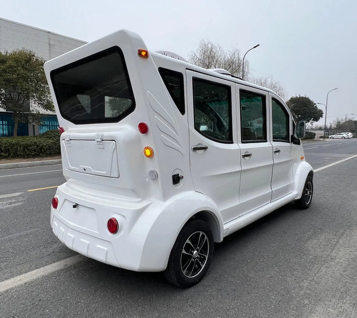 6–8 Seater Enclosed Electric Golf Cart with Air Conditioning and Power Steering