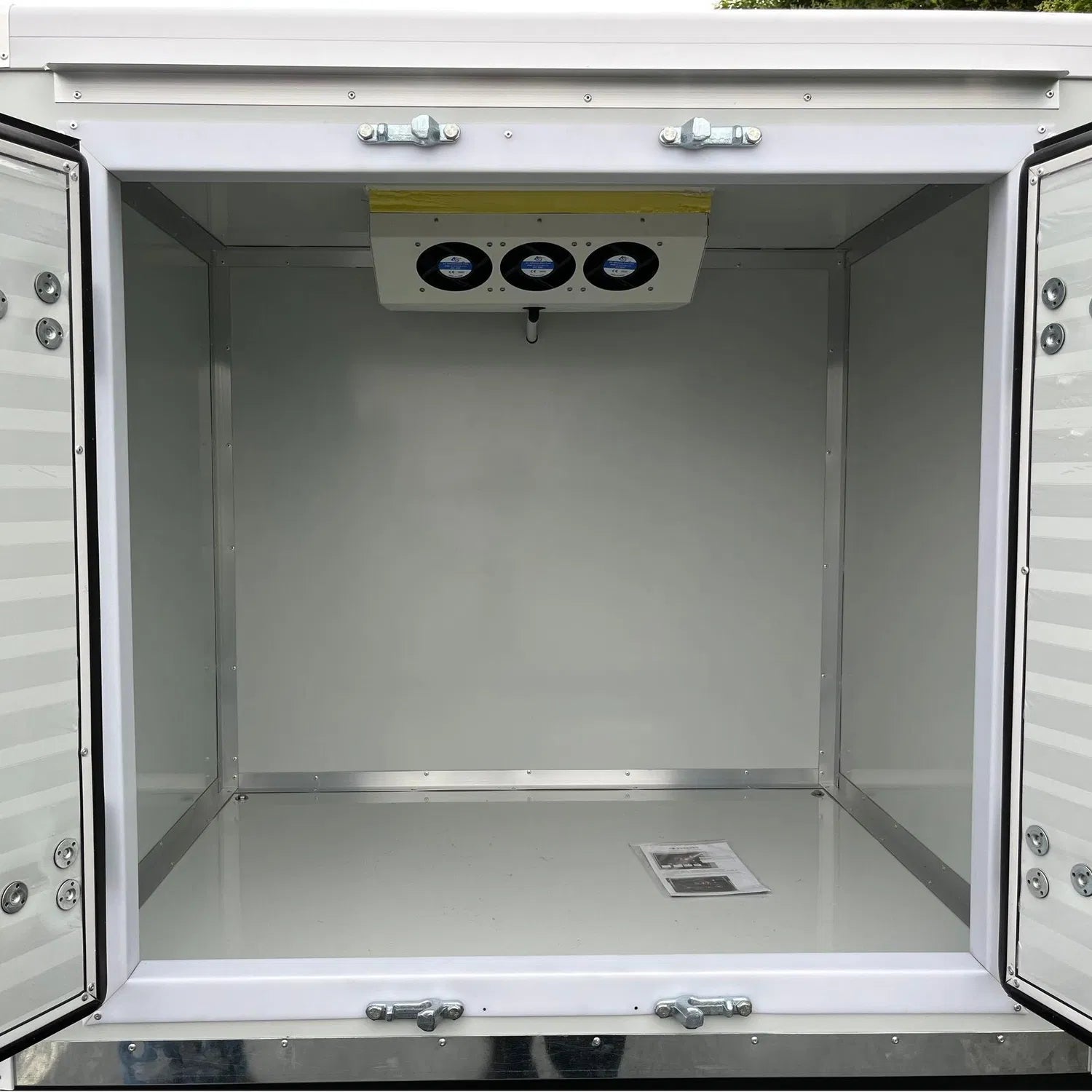 2-Seater Electric Utility Golf Cart with Freezer Box & 600 kg Payload