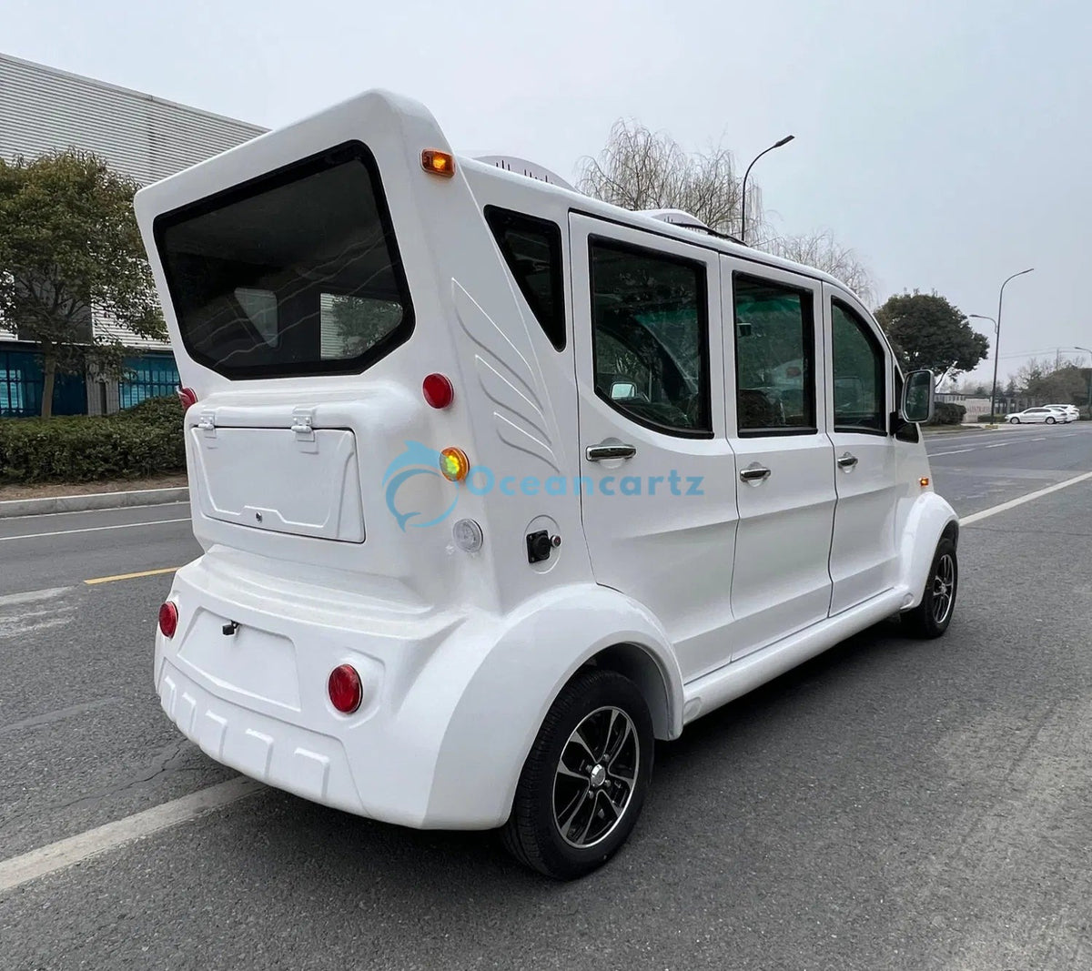 Oceancartz 6-8 Passenger Enclosed Electric Golf Cart with 4600W Dual Overhead AC, EPS, and LFP Lithium Battery - Air Conditioned Golf Carts - 6 Seater - Close Up | Oceancartz